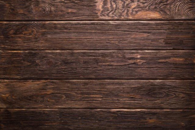 Drewniana podłoga w domu